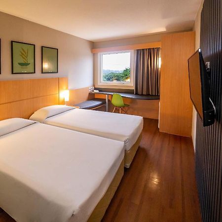 Hus Hotel Dourados Eksteriør billede