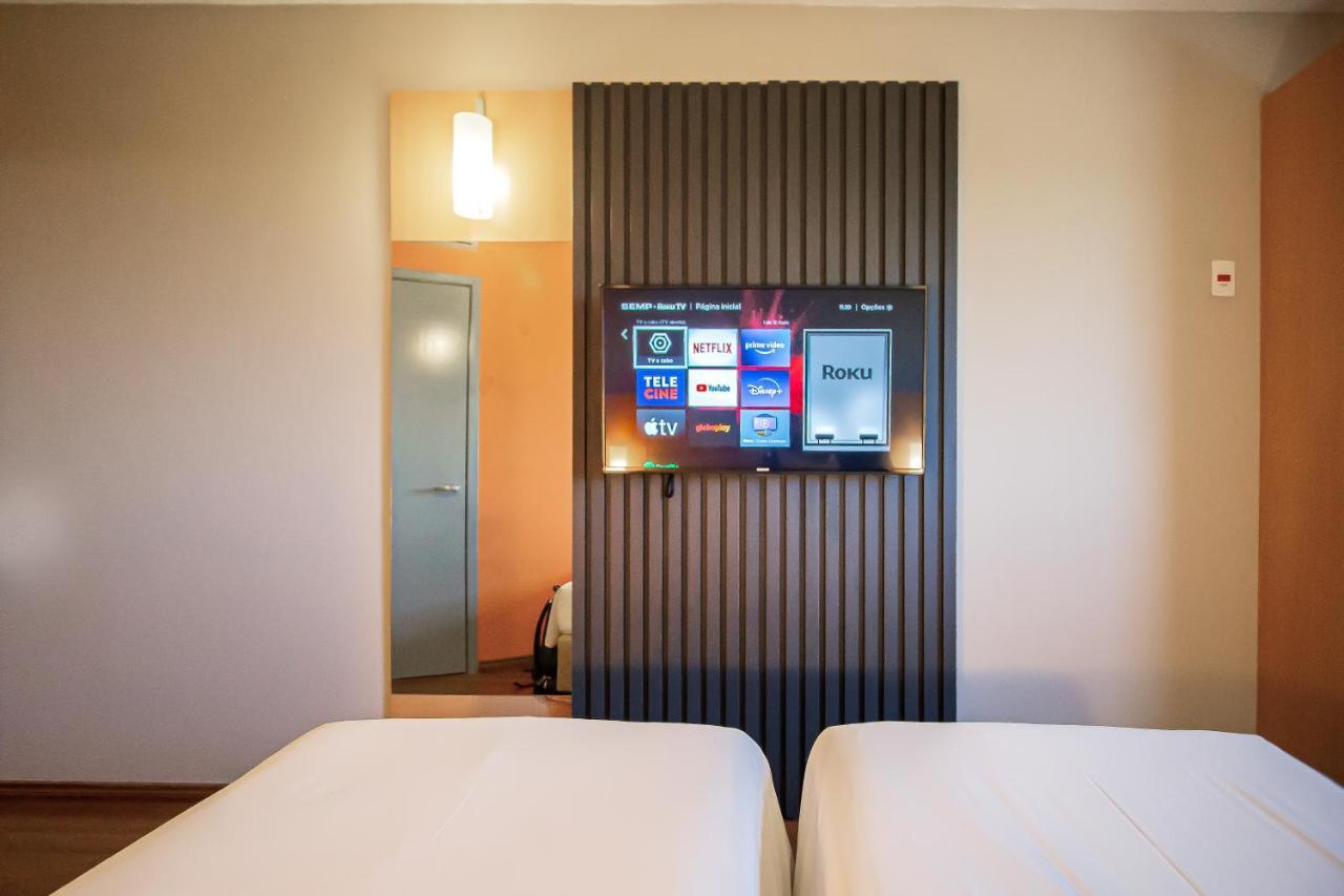 Hus Hotel Dourados Eksteriør billede