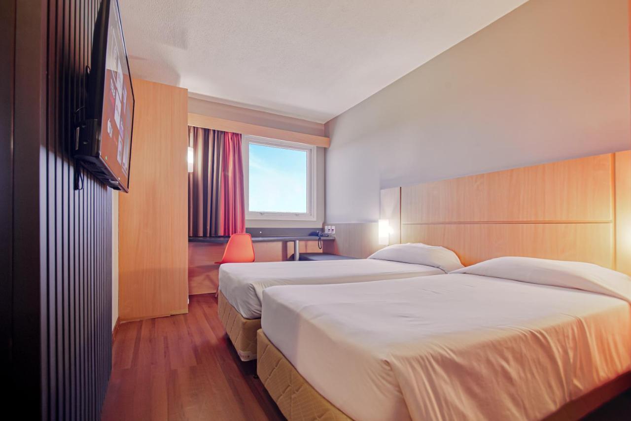 Hus Hotel Dourados Eksteriør billede