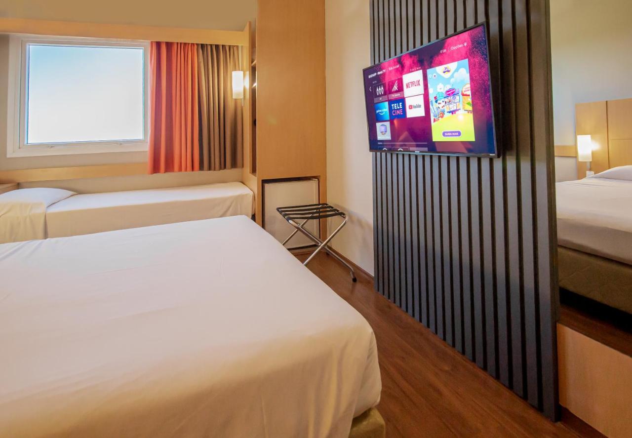 Hus Hotel Dourados Eksteriør billede