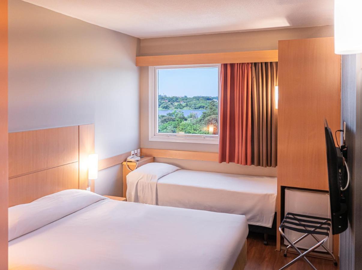 Hus Hotel Dourados Eksteriør billede