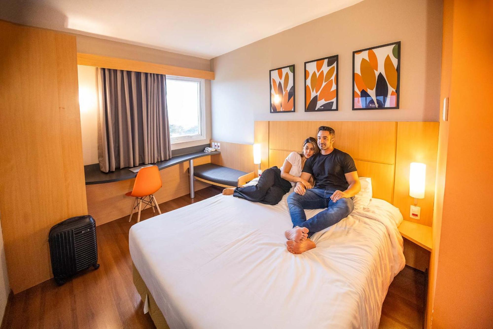 Hus Hotel Dourados Eksteriør billede